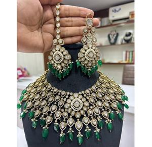 Conjunto de Collar y Aretes con Perlas Chapadas en Oro de Primera Calidad, Estilo Kundan, con Tikka, para Bodas, Colección para Mujer - Product Image 1