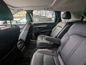 Mazda CX-90 3.3 Turbo Premium Sport 4 portes SUV AWD d'occasion propre, modèle 2025 - Product Image 4