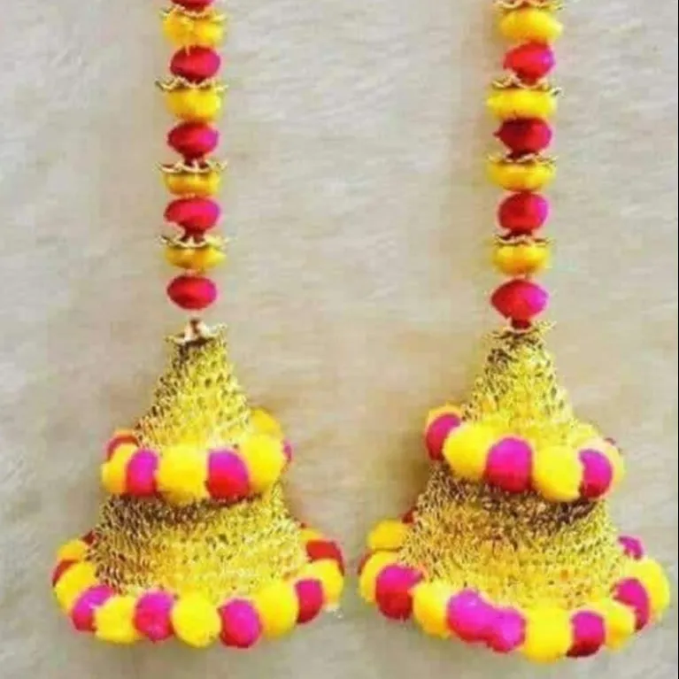 Tür Toran hängend Bandarwal Wolle Pompoms und Rajasthani Gota Arbeit Türdekoration Toran Festival Dekor Wanddekor hängend