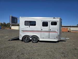 Remolque Usado Sundowner Charter para 2 Caballos, Carga Recta, Tipo Bumper Pull |   Remolque para Ganado Ovino y Bovino |   Remolque para Ganado Usado - Product Image 4