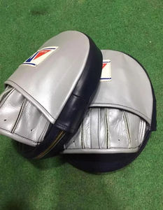 Almohadillas de Entrenamiento de Boxeo y Artes Marciales de Cuero PU de Alta Calidad - Diseño Personalizable, Duradero y Ecológico - Product Image 5