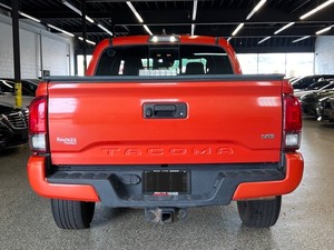 NEATLY Usado 2018 para Tacoma TRD Sport Double Cab 4WD Dirección izquierda - Product Image 4