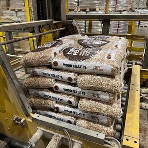 Vente en gros de granulés de bois de pin européen de qualité supérieure certifiés ENplus, diamètre 6-8 mm |   Sacs PP de 15 kg Valeur Calorifique de 4300 Kcal/kg - Product Image 5
