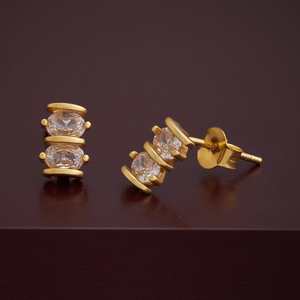 Boucles d'oreilles à clous géométriques en or plaqué 14 carats avec diamants pour fiançailles - Product Image 6
