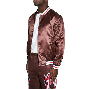 Chaqueta Varsity de satén para hombre hecha a medida, clasificación superior para salidas al aire libre de invierno, presenta su logotipo - Product Image 3