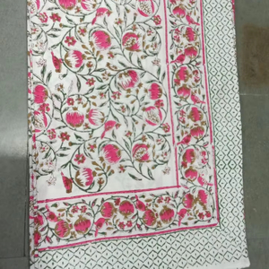 Nappe en coton indien imprimée à la main avec un motif floral, parfaite pour les mariages rustiques et la décoration intérieure, tapis de chemin de table - Product Image 1
