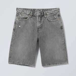 Shorts en jean pour hommes sur mesure en gros, OEM, denim brut, ourlet brut, coton délavé avec strass - Product Image 1