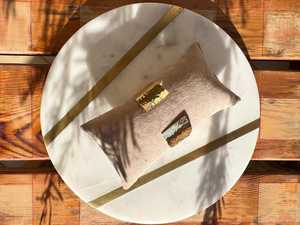 Brazalete ancho de diseñador floral de latón puro 100% hecho a mano, brazalete ajustable, Regalo para mamá - Product Image 3