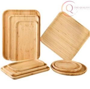Plateau de service en bois fait main avec des bords lisses, parfait pour une utilisation en cuisine - Product Image 1