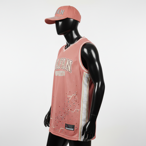 เสื้อบาสเก็ตบอลผู้ชาย ผ้าโพลีเอสเตอร์ตาข่ายคุณภาพพรีเมียม 180 GSM ระบายอากาศได้ดี สีชมพู แผงข้าง โลโก้แบบรีดร้อน เสื้อผู้ชาย - Product Image 3