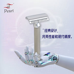 Rasoir de sécurité en laiton lourd avec un design traditionnel parfait pour une exposition à l'angle de lame lisse et soyeuse - Product Image 2