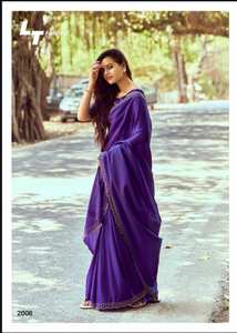 Satén al por mayor con Jharkan Work Saree Collection Catálogo completo disponible a precio mayorista ideal para ropa de fiesta - Product Image 4