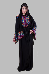 อาบายาสีดำปักลายดอกไม้หลายสีสำหรับสาวมุสลิม - Product Image 2