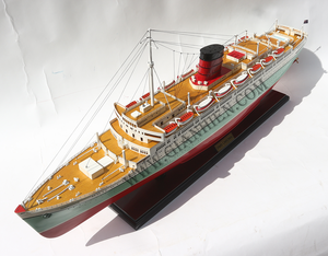 Gia Nhien Design personnalisé du fabricant RMS CARONIA Maquette de bateau de croisière Cadeau artisanal en bois de haute qualité - Product Image 3