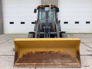 Chargeuse-pelleteuse John Deere 310SL la plus vendue - Product Image 6