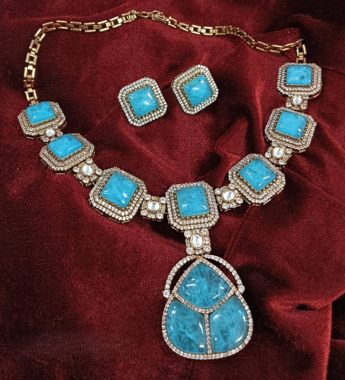 สีเขียวน้ำทะเล