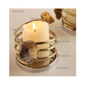 Bougeoir de cinq tailles différentes bougeoir fait à la main de couleur d'or de fil de fer pour l'usage décoratif de mariage - Product Image 3