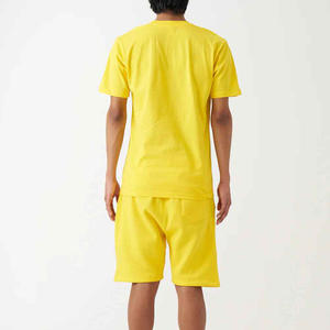 Conjunto de camisa y pantalones cortos de verano unisex personalizados de alta calidad estilo informal de punto transpirable para hombres y mujeres - Product Image 3