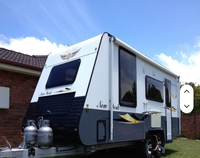 Caravane de camping légère et moderne de haute qualité pour 2 à 8 personnes avec réfrigérateur indépendant