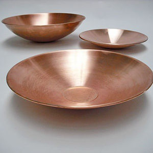 Bol de service en forme de plat en cuivre finition de luxe faite à la main vente en gros design vintage moderne emballage de logo personnalisé - Product Image 1