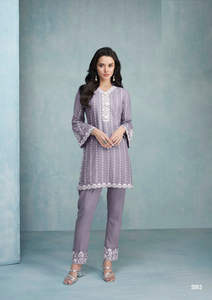 Hermoso diseño de módem Colección Premium La mayoría de las tendencias Pantalón superior de rayón pesado con trabajo de hilo Compras en línea India - Product Image 5