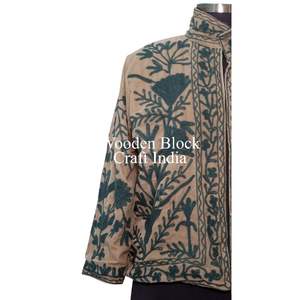 Veste en velours brodée Suzani multicolore faite à la main pour femmes, design floral respirant, veste artisanale pour femmes - Product Image 2