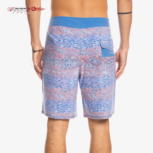 Short de plage imprimé pour homme avec tissu doux et coupe décontractée pour les vacances Short de plage pour homme à séchage rapide - Product Image 5