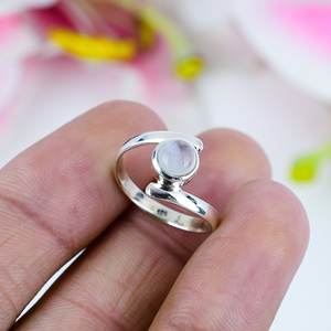 Le S.K. Bijoux modèle SKR-435 fait à la main arc-en-ciel lune pierre gemme bague en argent sterling 925 plaqué Vintage lunette réglage mariage - Product Image 1