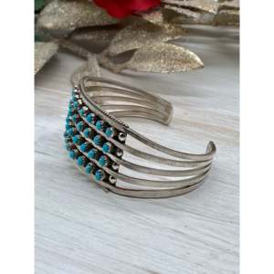Brazalete Zuni Hecho a Mano con Turquesa y Plata de Ley, Accesorio de Moda - Product Image 4