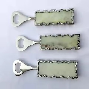 Abridor de Botellas Creativo con Mango de Madera para el Hogar, Abridor de Botellas de Cerveza de Madera Maciza, Destapador de Cerveza de Acero Inoxidable - Product Image 4