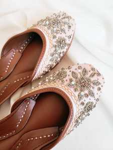 Females Custom Made Wholesale Wedding Footwear Flip Flop Flat Slipper Shoes Khussa <b>Punjabi</b> <b>Jutti</b> Womens Khussa Made in Pakistan - Product Image 3