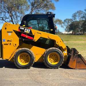 Chargeuse compacte sur pneus Caterpillar 226D, best-seller - Product Image 2