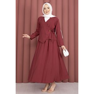 Ensemble deux pièces luxueux en crêpe bordeaux pour femme : haut court à nouer sur le côté et jupe kimono courte – Tailles 2XL, 3XL, 4XL – Idéal été-automne - Product Image 5