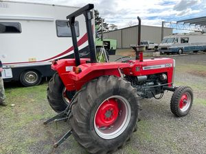 Tracteur agricole Massey Ferguson 240, puissance nominale de 90 ch pour utilisation agricole - Product Image 3