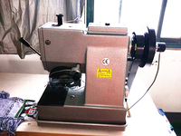 Machine à franges pour foulards, facile à utiliser