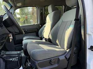 Acquista Ford F-550 Super Duty 4x4 Crew Cab 2024 Usato a Prezzo Conveniente, Camion con Pianale Piatto da 11 Piedi per Meccanici/Utilità/Servizi in Vendita - Product Image 2