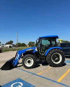 Tractor Agrícola Usado New Holland de 30HP 4WD con Cargador Frontal, Color Azul, Caja de Cambios de Alta Calidad, Motor FPT - Product Image 4