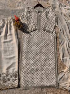 FANCY MOTTI TOP Y PENT DE TRABAJO HECHO A MANO CON DUPATTA - Product Image 2
