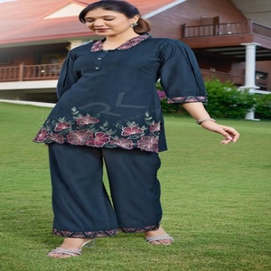 Últimas tendencias Vaticano con bordado y conjunto de trabajo de corte con trabajo de bordado Compras en línea India - Product Image 1