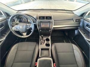 Toyota Camry SE 2017 avec boîte de vitesses automatique Sièges en cuir Caméra arrière Jantes en alliage R17 - Product Image 6