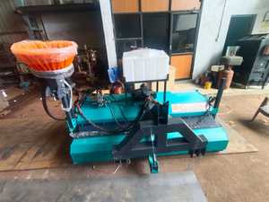 Máquina barredora hidráulica de carretera de calidad de India con cepillo resistente y componente de núcleo de motor 1 año de garantía - Product Image 5