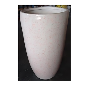 Maceta de cerámica neutra con esmalte mate sutil perfecto para agregar detalles verdes suaves a sus rincones favoritos de casa o jardín - Product Image 1