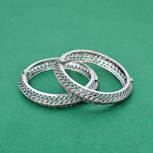 Venta al por mayor, los brazaletes que se pueden abrir más vendidos con revestimiento oxidado - Product Image 1