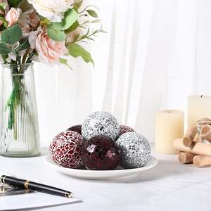 Boules décoratives lumineuses de Noël en verre mosaïque coloré de luxe avec des carreaux de miroir, faites à la main - Product Image 6