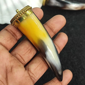 Collier pendentif en corne de buffle, bijoux tribaux naturels et durables pour femmes, haute qualité - Product Image 1