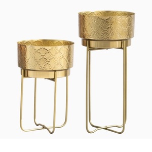 Attractive Looking Home And Restaurant Table Top Decoration Flower <b>Vases</b> In Golden Finishing With Designer <b>Stand</b> For Hotels - Product Image 5