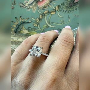 Bague de fiançailles en or massif 18 carats avec diamant de laboratoire taille coussin 3 carats, certifiée IGI, clarté VVS1/VVS2, bijou de luxe pour demande en mariage - Product Image 4