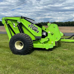 Recogedor de Piedras Ti tan 5000, 7 Rejillas, Tolva de 5 yd3, Capacidad para 27 Piedras y Potencia Hidráulica de Alta Resistencia para una Limpieza de Campo de Alta Eficiencia - Product Image 1