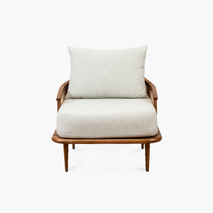 Sillón de estilo escandinavo con detalles de reposabrazos de ratán natural y tapicería suave, pieza de sala de estar acogedora y minimalista - Product Image 6