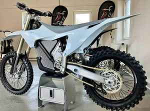 Nueva Oferta 2025 Starks Vargs Enduros Suction Cup EX ALPHA 80HP OEM Piezas y Accesorios Completos de Plástico Listos para Envío Mundial - Product Image 2